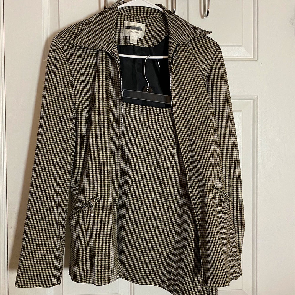 Vintage Two-Piece Patterned Blazer and Skirt Set